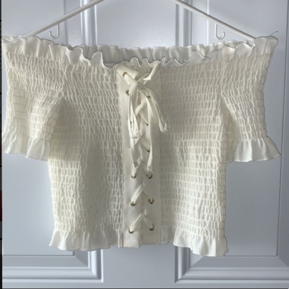 Off the shoulder tie up crop top